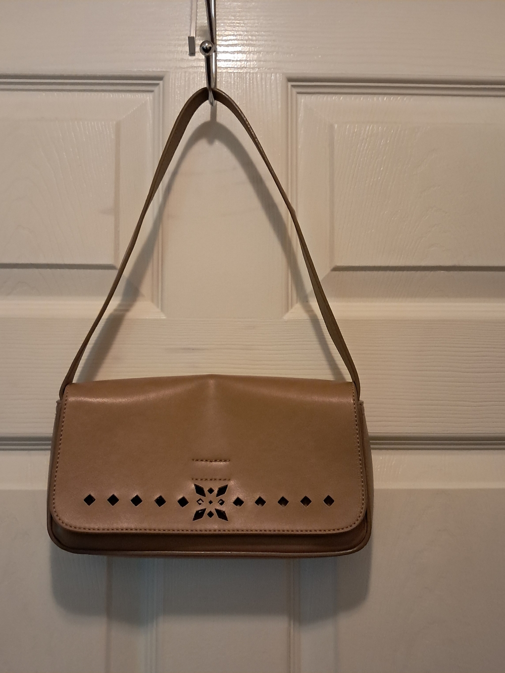 Mondani Classic Tan Leather Shoulder Bag